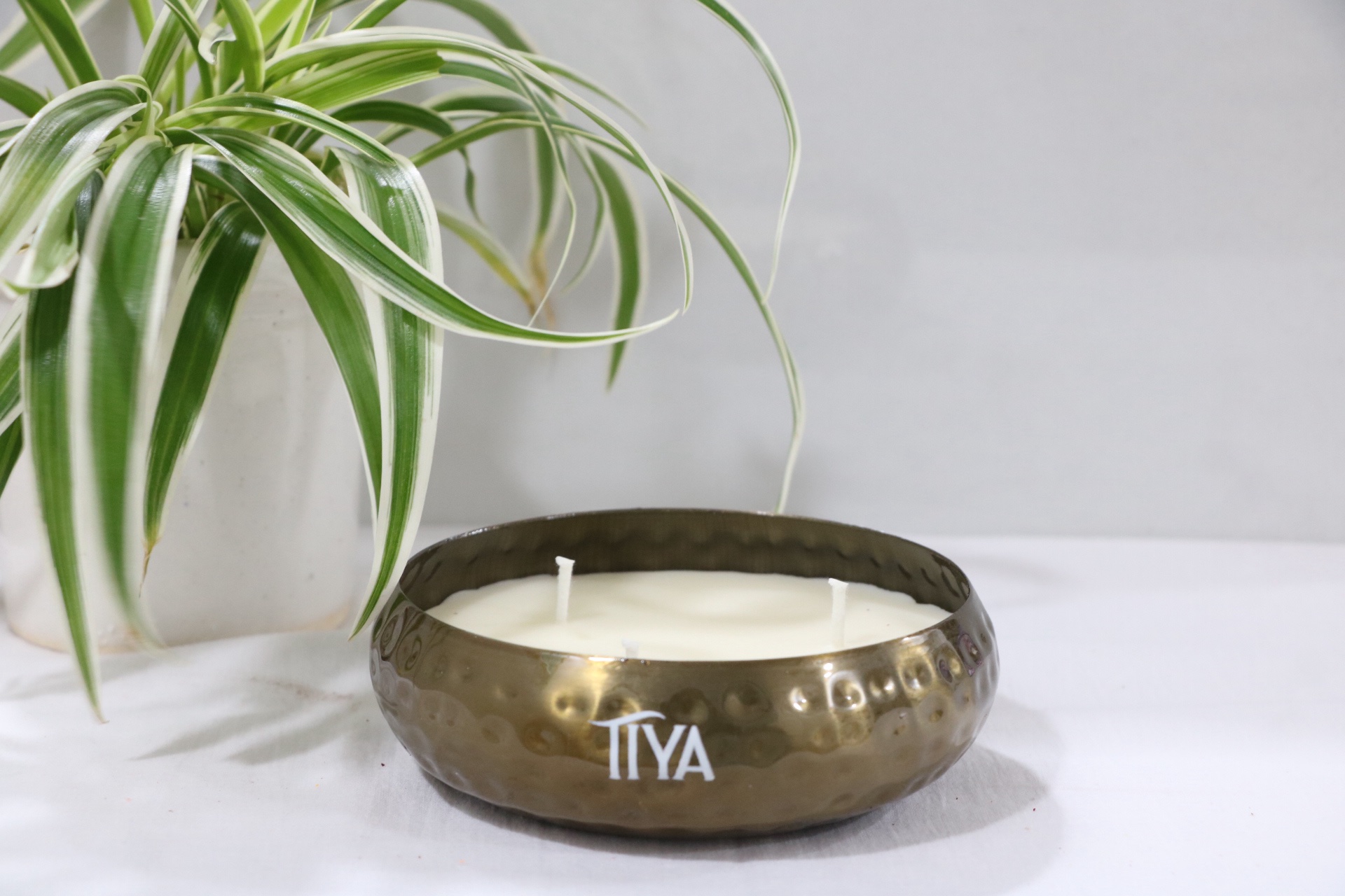 Tobacco Oudh Urli Bowl Candle with 3 Wicks