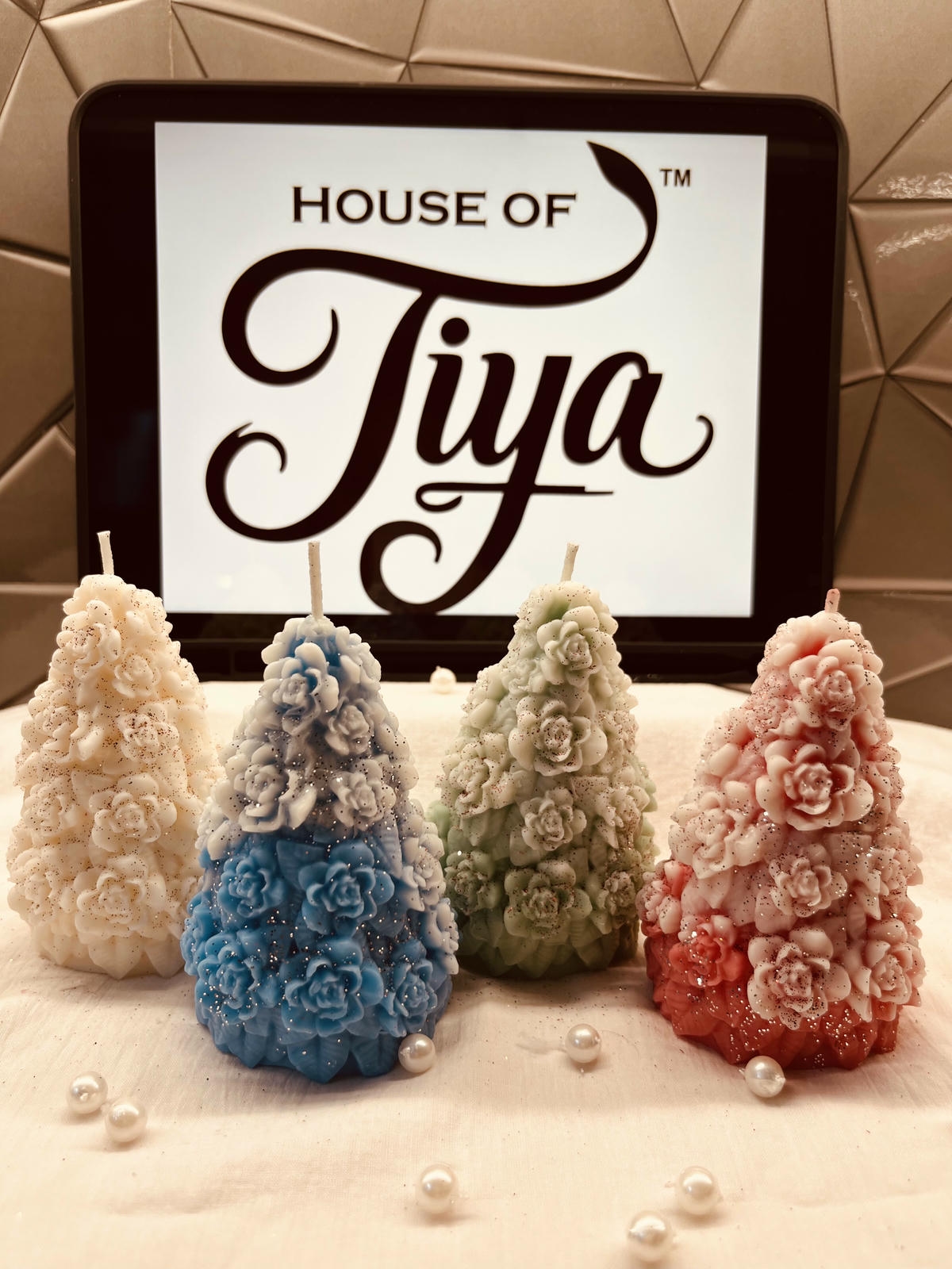 Christmas Tree Lovers | CC005 | 130g Each | Christmas Collection